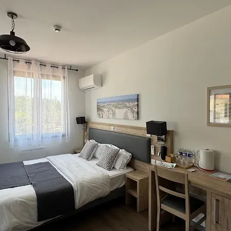 La Pinede Szálloda 3*